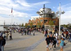 
                                                    National Harbor: National Plaza
                                            