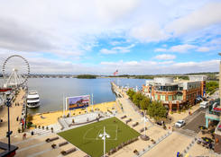 
                                                    National Harbor: National Plaza
                                            