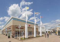 
                                                    Tanger National Harbor: H&M
                                            