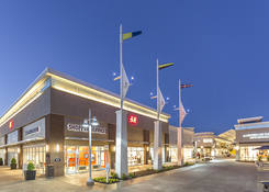 
                                                    Tanger National Harbor: H&M
                                            