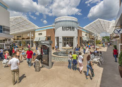 
                                                    Tanger Outlets National Harbor: Express
                                            