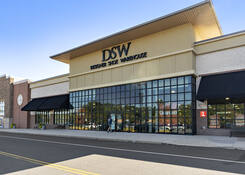 
                                                    Fair Lakes Center: DSW
                                            