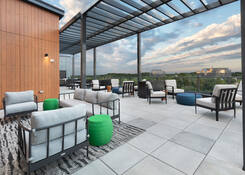 
                                                    Vista Fairfax Corner: Rooftop
                                            